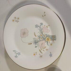 Royal Doulton "Flirtation" 4 Dinner Plates